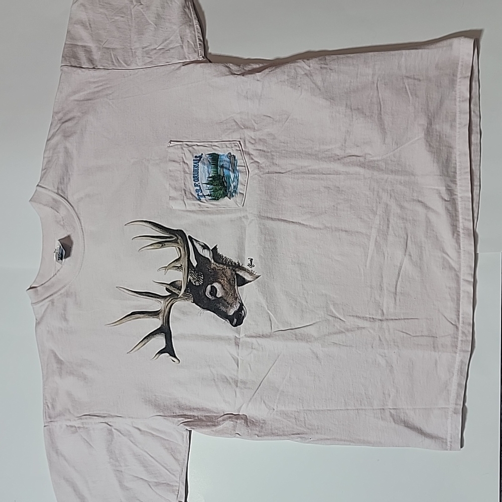 White tail buck pocket tee